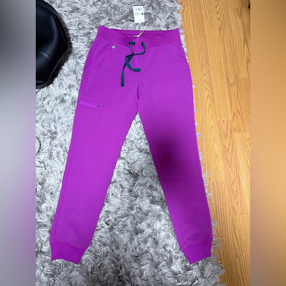 Figs scrubs